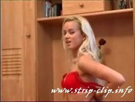 stripping blonde teen amazing body, amazing nice ass!
