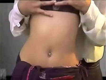 Sexy Karachi Girl Rain Mujra