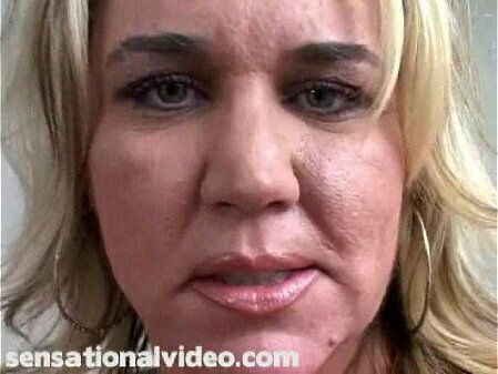 Pornstar Rylee Peyton Sucks Black