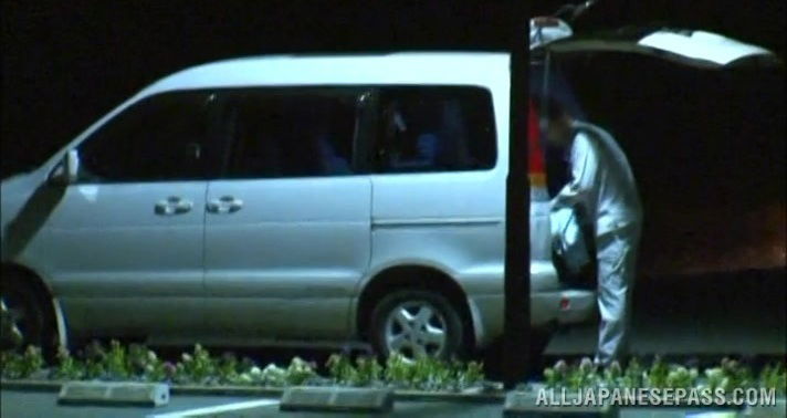 Sexy Honami Uehara gives naughty oral and handjob