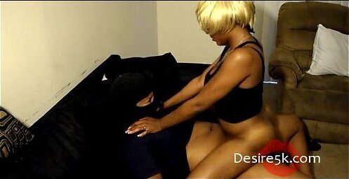 MILF With Booty Dick Riding