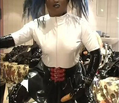 Roxina2007EbonyBabeAndDoll230207XL.WMV