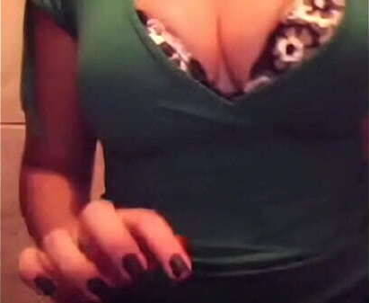 peitos grandes bicudos