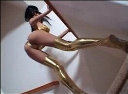 Strut Smoking Music Video