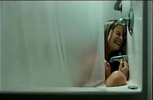 Alice Gives Tons Chatting with Liotta