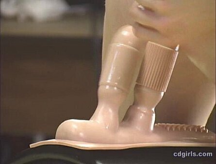 Bonnie Heart sybian doubledildo