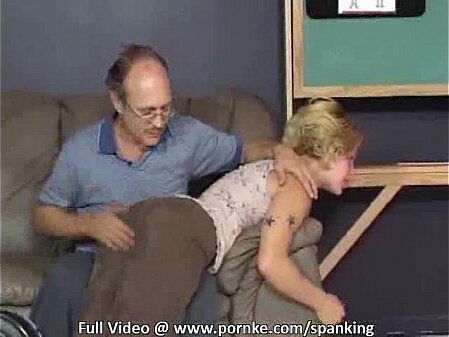 &iuml_&raquo_&iquest_Girl with glasses gets better look