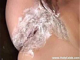 Shaving a Pussy to Perfection