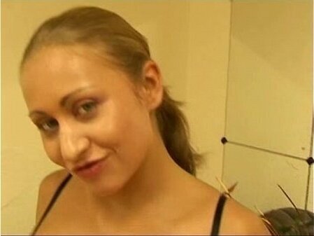 Sexy blond Valery Hilton (Sabrina White) blowjob