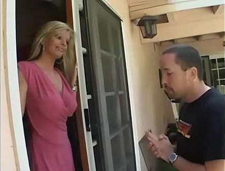 Kristal Summers Bangs Next Door Neighbor