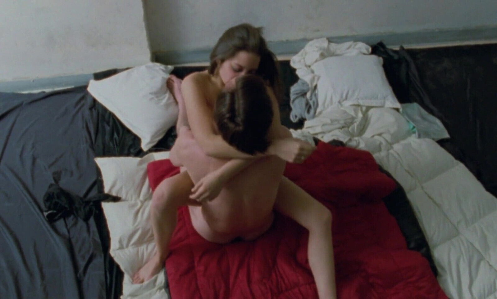 Marion Cotillard dans Chloe (1996)