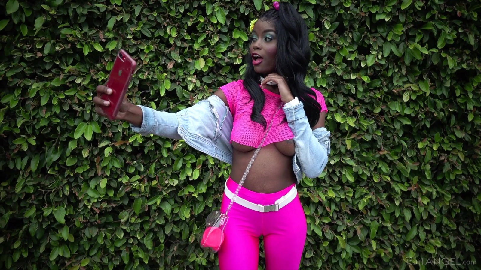 Ebony slut Kandie Monae drops knees rough fucked