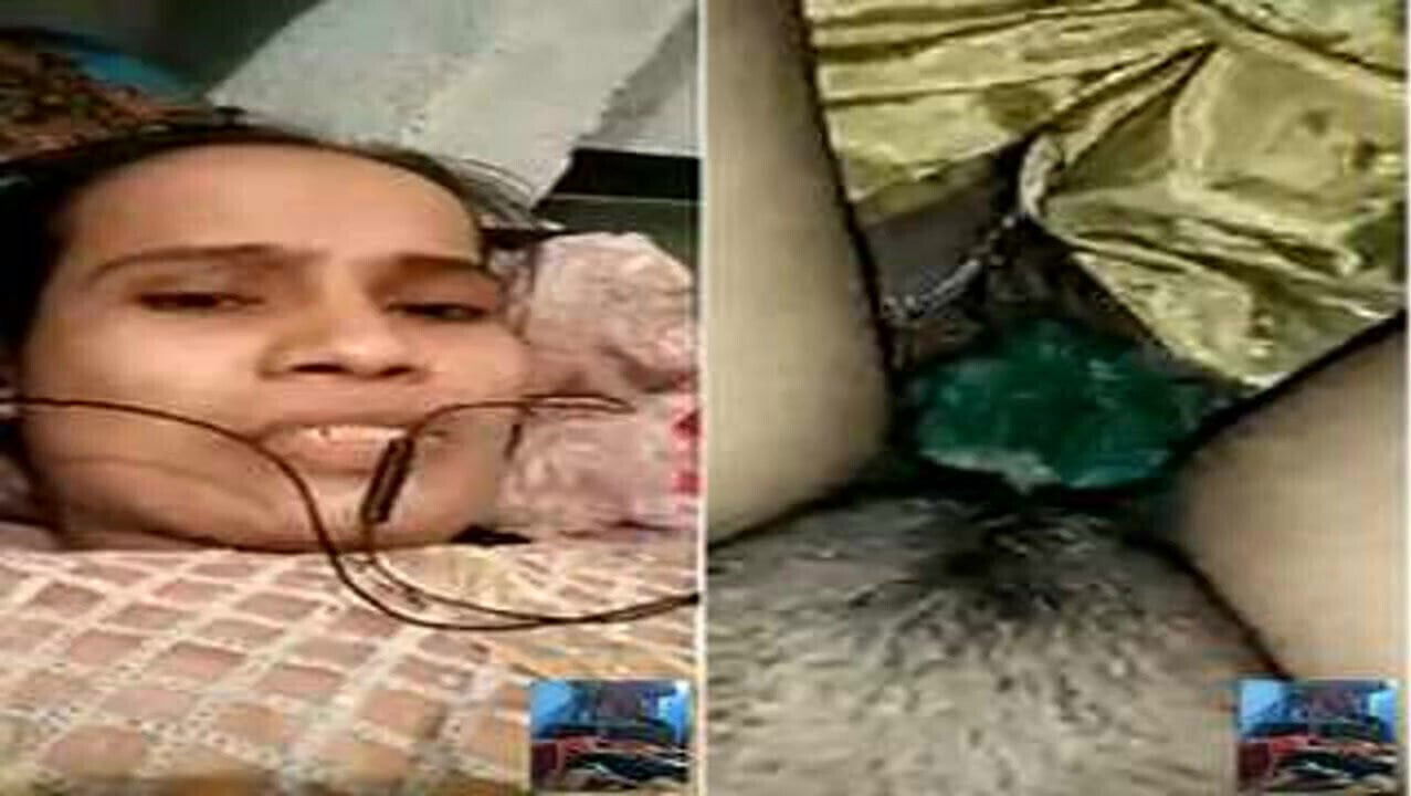 Today Exclusive-village Girl Showing Puss...