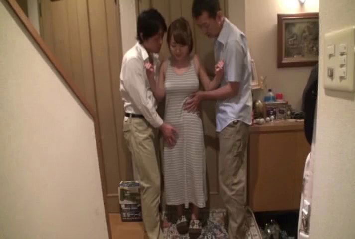 Gorgeous Asian girlfriend Marina Shiraishi spreads legs