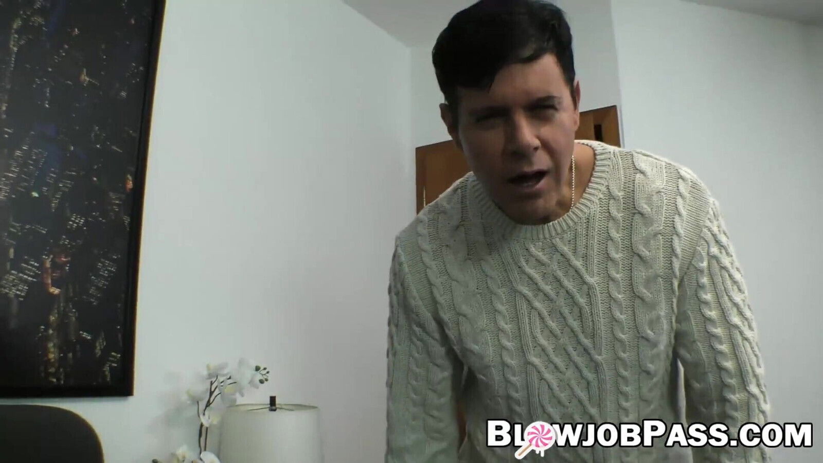 Tattooed goddess Honour squirting after hard pounding