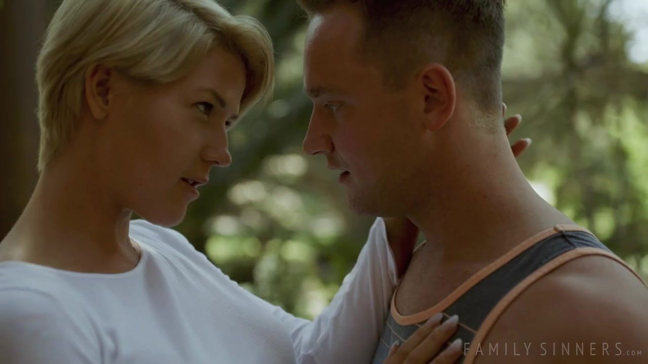 short-haired Mercer porn video