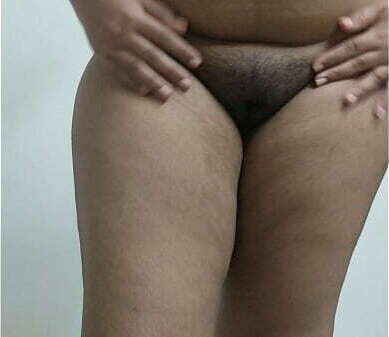 Indian girl showing pussy boobs