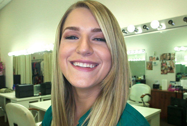 Amateur Blonde Has Perfect Hands To Jerk...