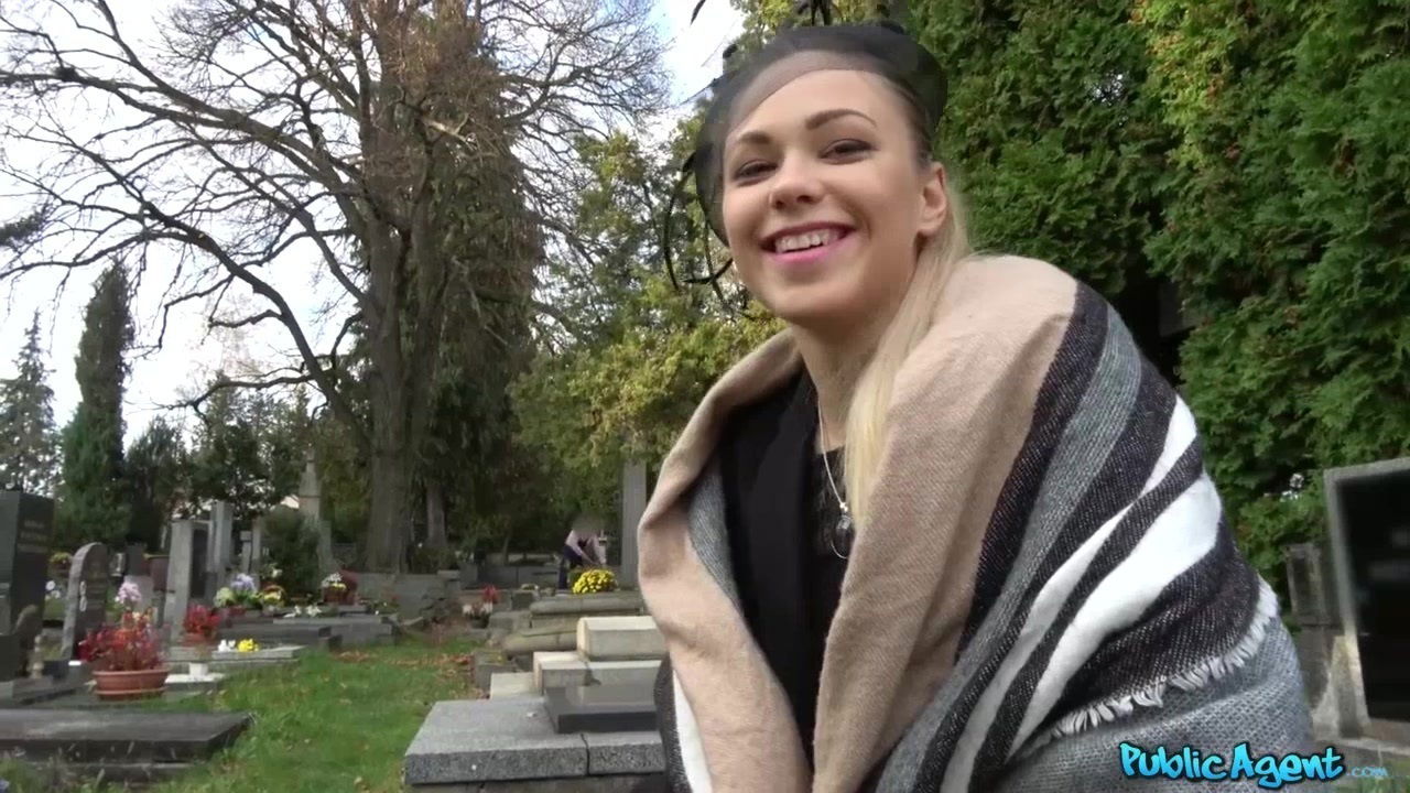 Selvaggia fucked backseat fresh