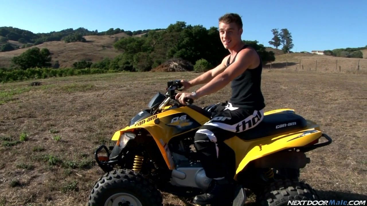 NextdoorMale Video: Ryan Wild
