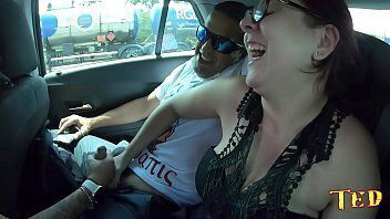 Rolou muita putaria caminho ch&aacute_cara para grava&ccedil_&atilde_o Tony Tigrao ganha punheta duas m&atilde_os Angel Takemura Mary RedQueen Higor Negrao