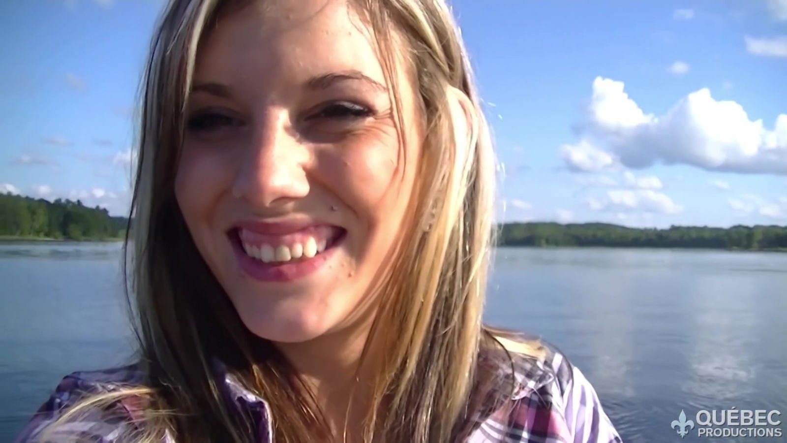 QuebecProductions Sunny Spark Kendra White