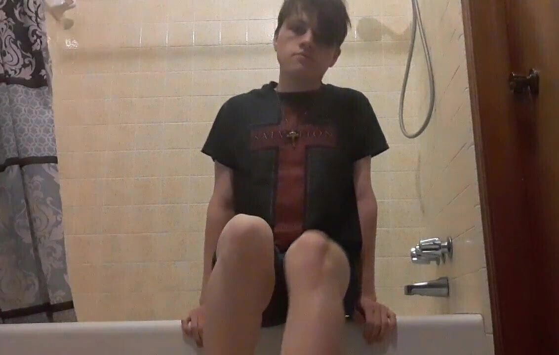 Goth twink masturbating