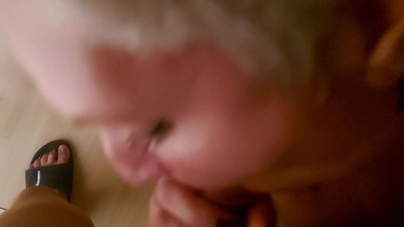 SAMILIN hace sexo entre penunbras.