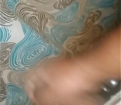 ningu&eacute_m academia banheiro bater bronha