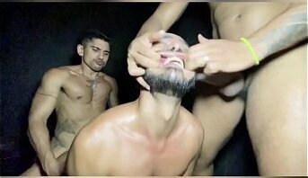 Eduardo lima Lucas mancinni submisso dupla penetra&ccedil_&atilde_o sexo hard taurus.