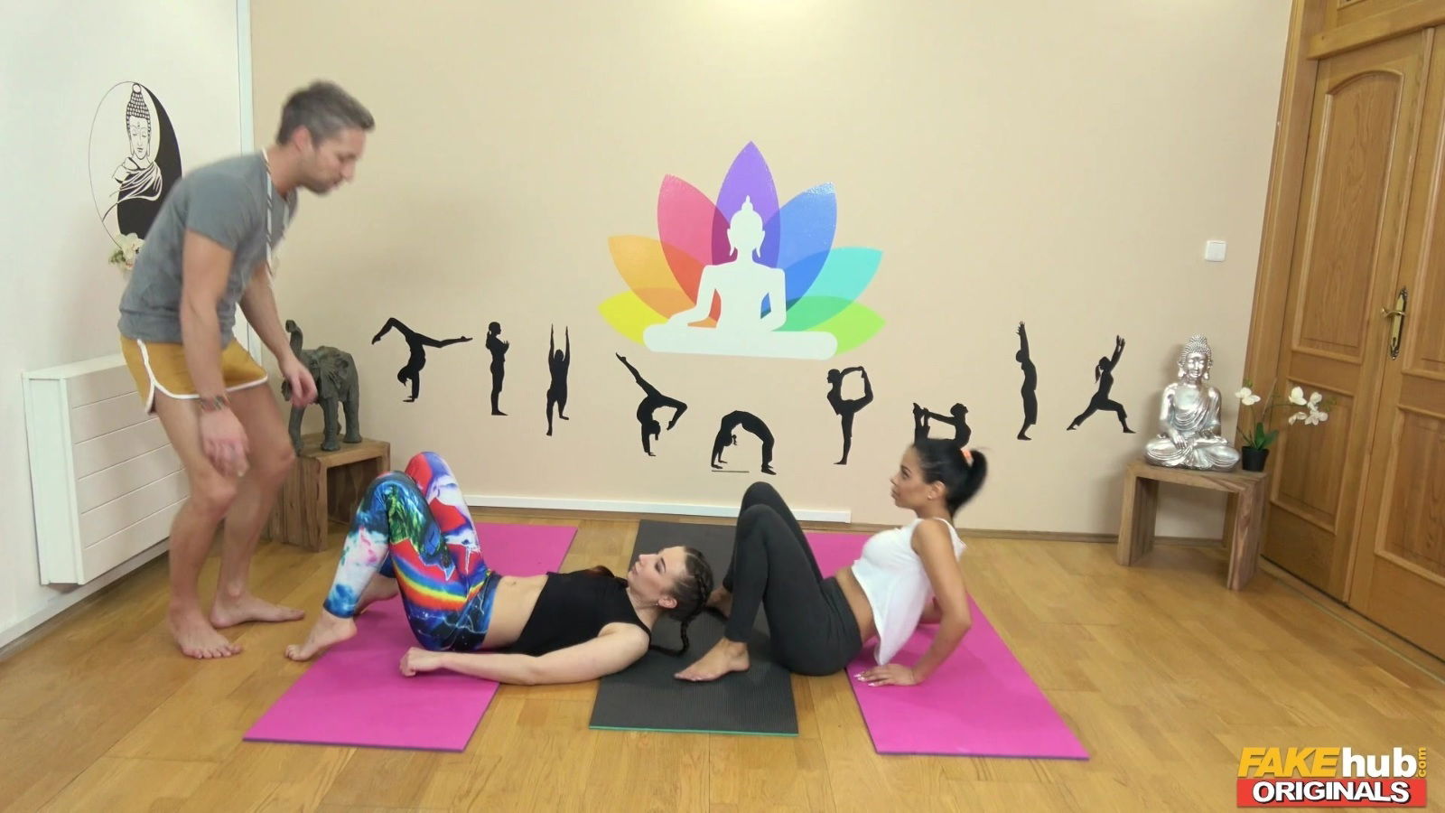 Lucky fucks pussy Violetta sexy room-mate