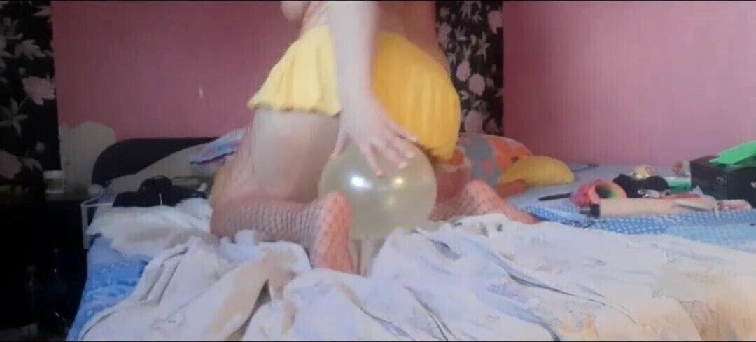 Balloon fetish blown pop,balls pussy