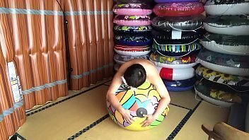 ビーチボール膨らまし割り