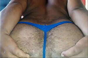 paja con tangas azul