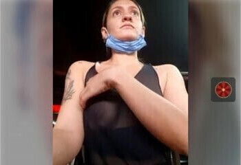 girl show during exercise