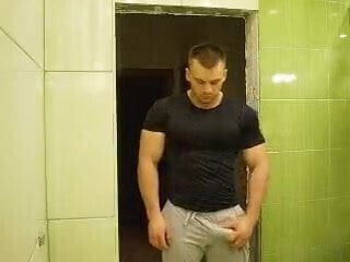 Russian bodybuilder stroking