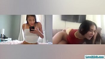 lesbian babes fisting toying