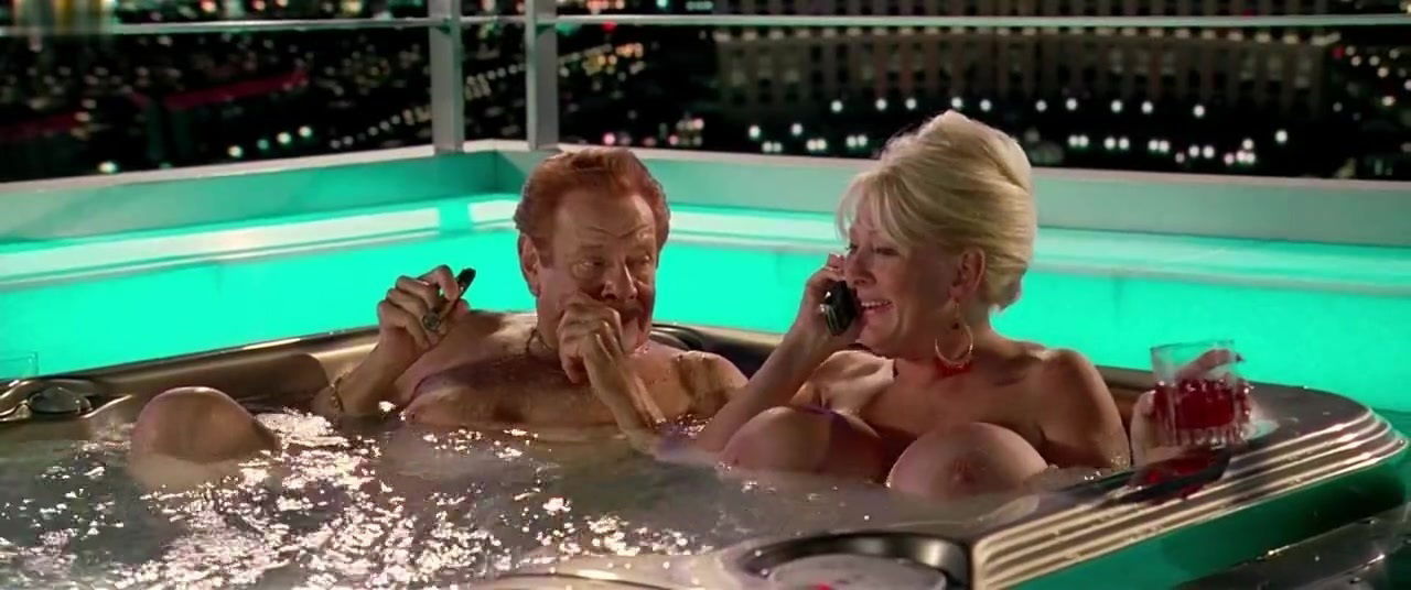 Malin Akerman,Kayla Kleevage in The Heartbreak Kid (2007)