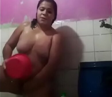 Danyela Guatemala ba&ntilde_andose