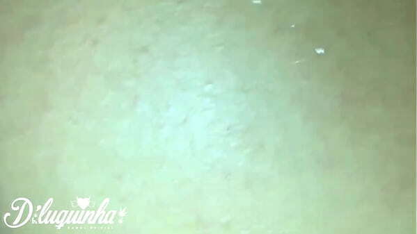 Sarinha Schmitt adora fazer molhadinho