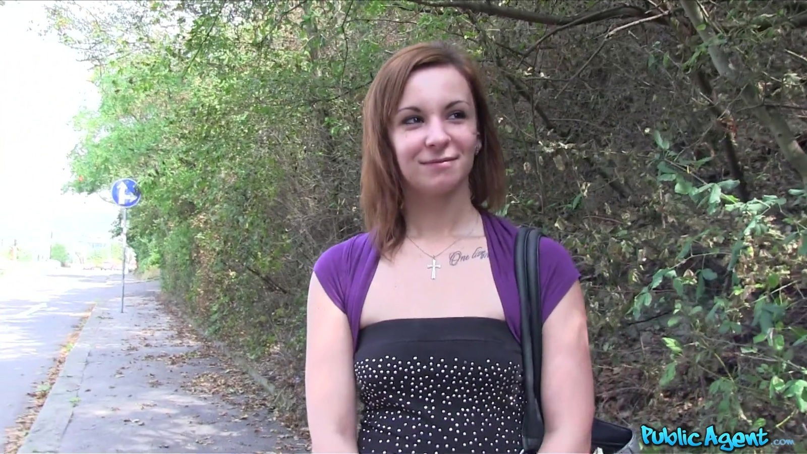 Quickie outdoors fucking with amateur chick Lena Dark