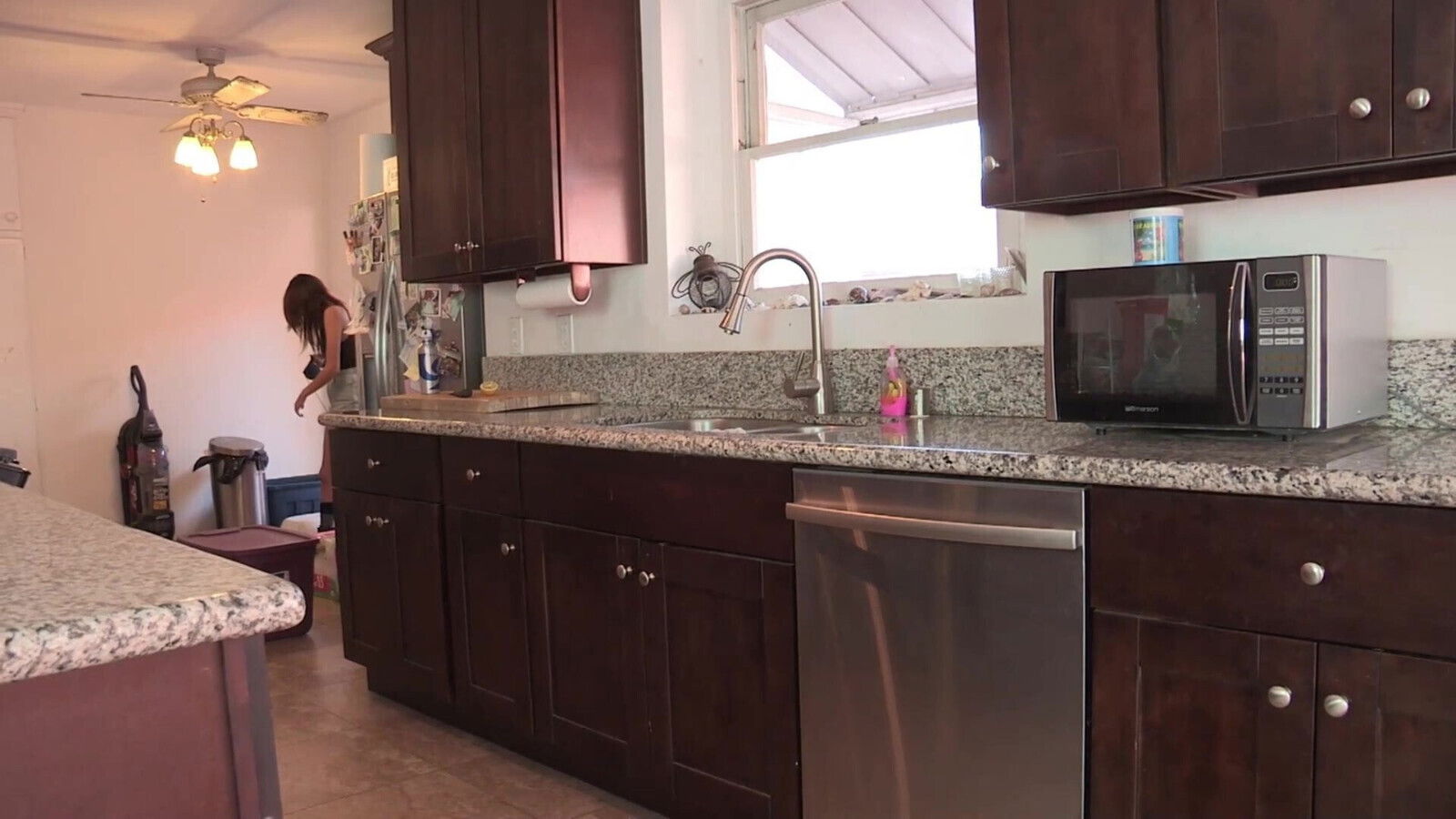 ALLURING JANICE GRIFFITH SEDUCES NIKKI HEARTS HOME