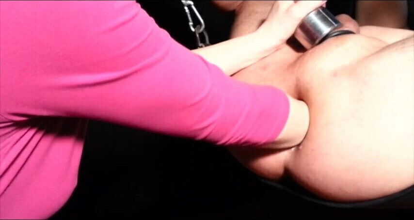 VUISTEN FISTING INGRID HAAR ELLEBOOG