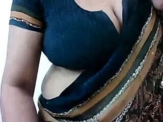 AWESOME SHOW BOOBS INDIAN HOUSEWIFE