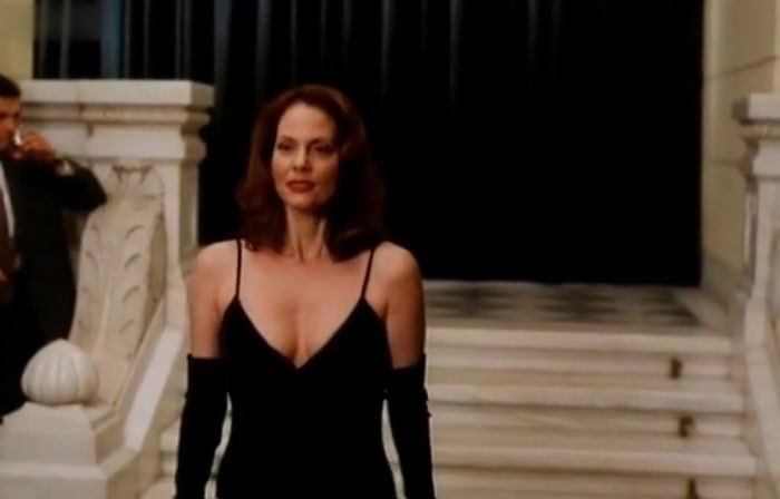 Lesley Ann Warren,Jennifer Tilly in Bird Of Prey (1995)