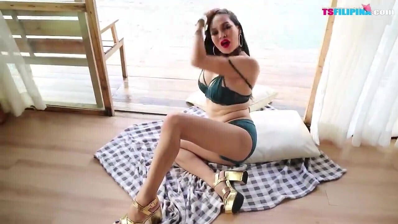 Amateur Filipina Public Resort Masturbation