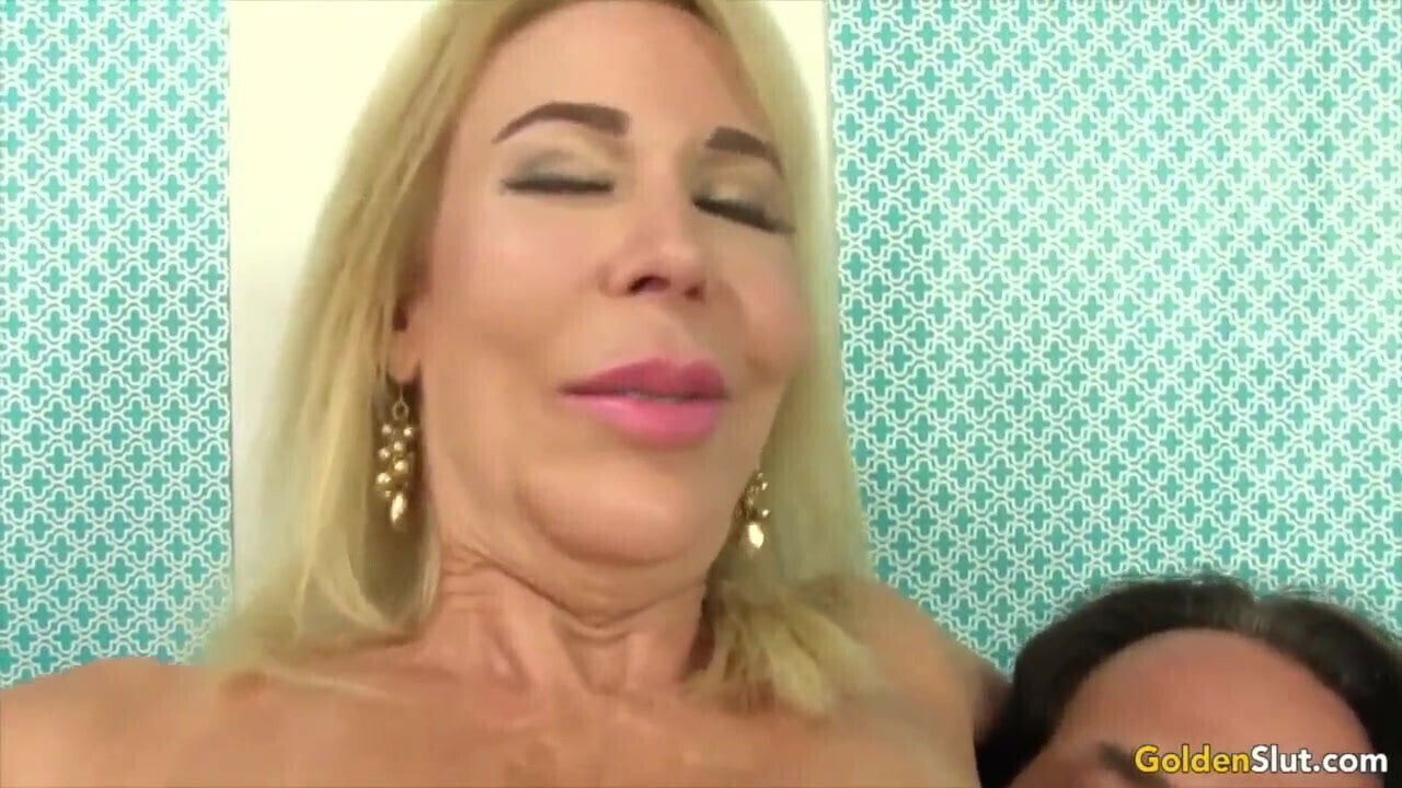 Golden Slut Granny’s Turn Top, Compilation