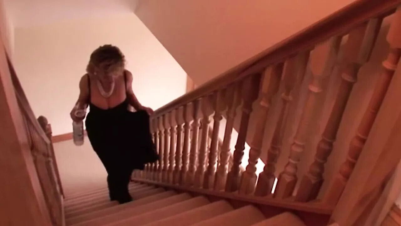 Lady Sonia sexy Boots brutal gefickt