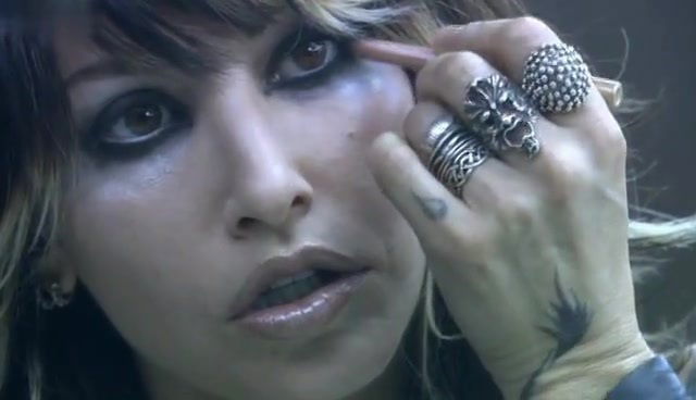 Gina Gershon,Shakara Ledard,Drea De Matteo in Prey For Rock & Roll (2003)