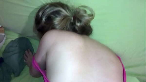 Namorada loira linda dando de quatro